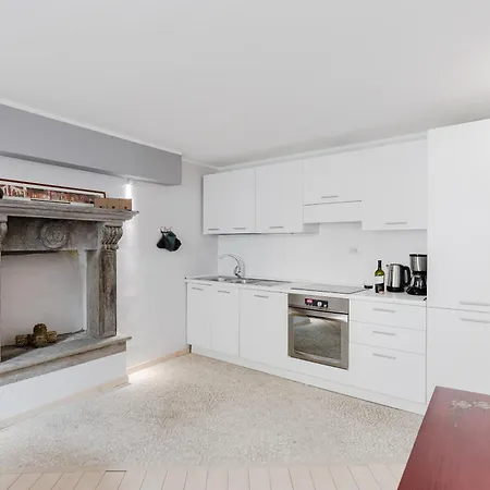 Piazza Margana Private