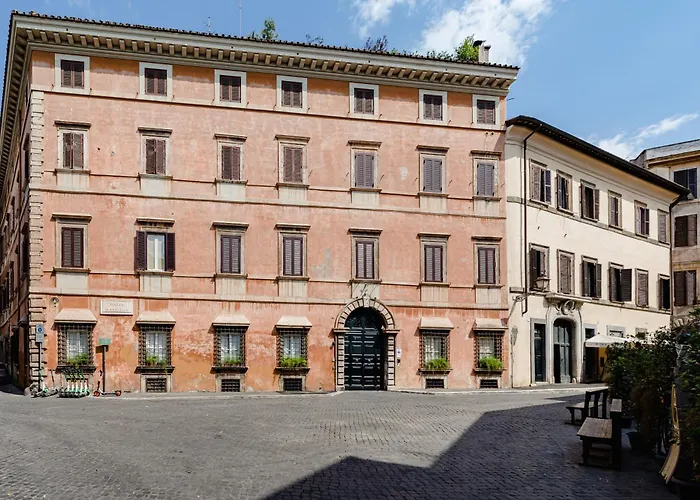 Piazza Margana Private * Rome