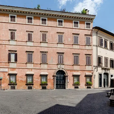 Piazza Margana Private * Roma